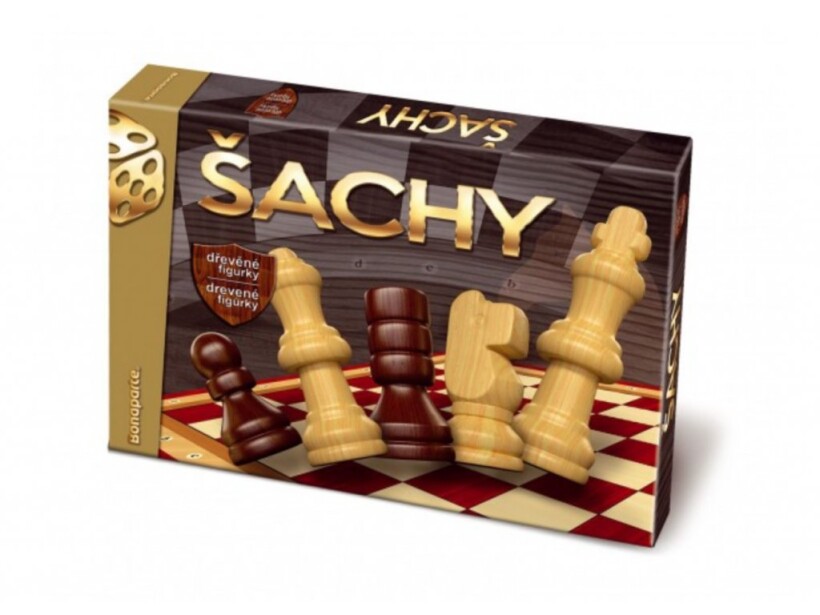 Šachy s dřevěnými figurkami